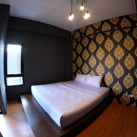 Hide Bangkok Hostel Exterior foto