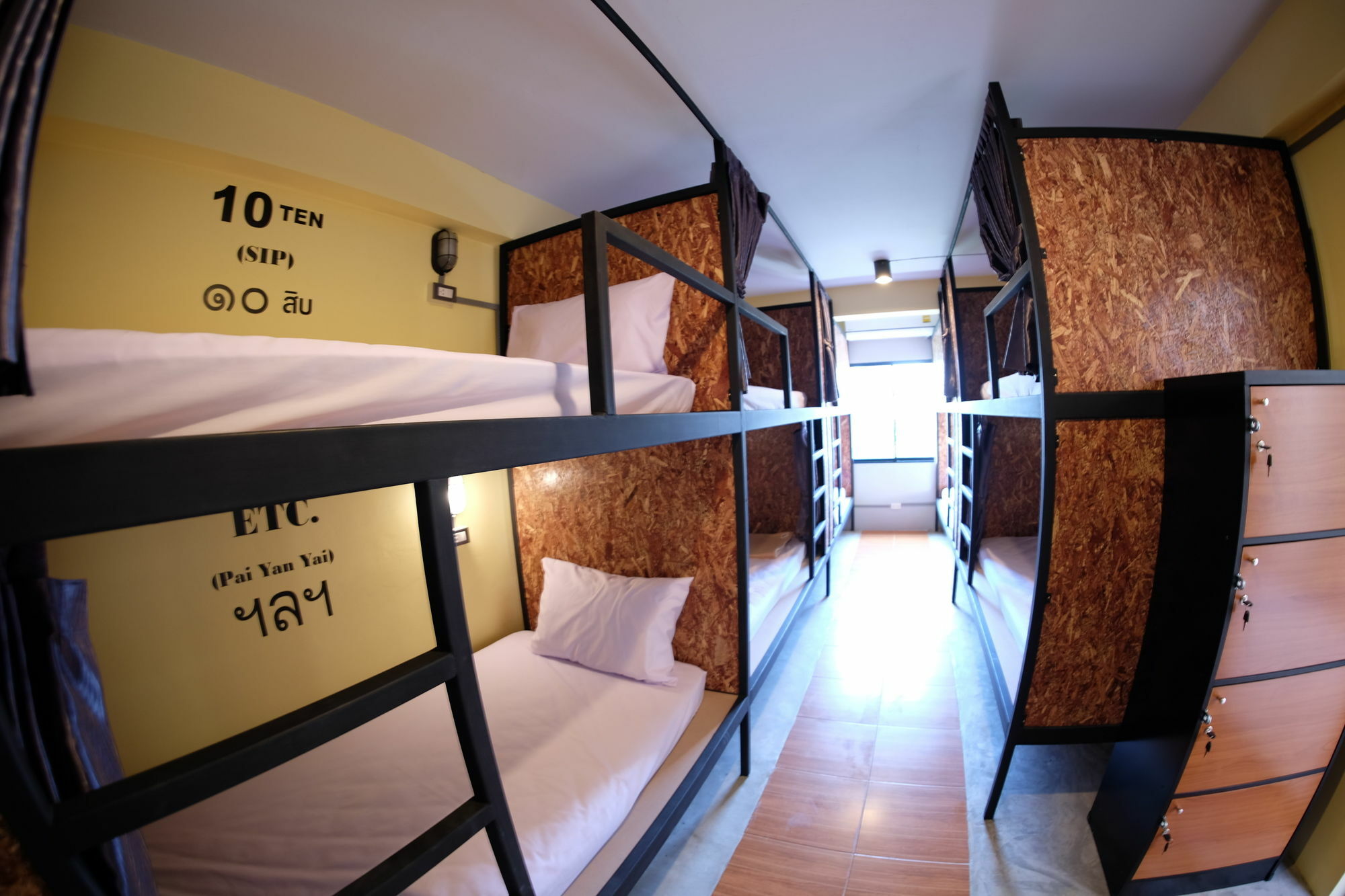 Hide Bangkok Hostel Exterior foto