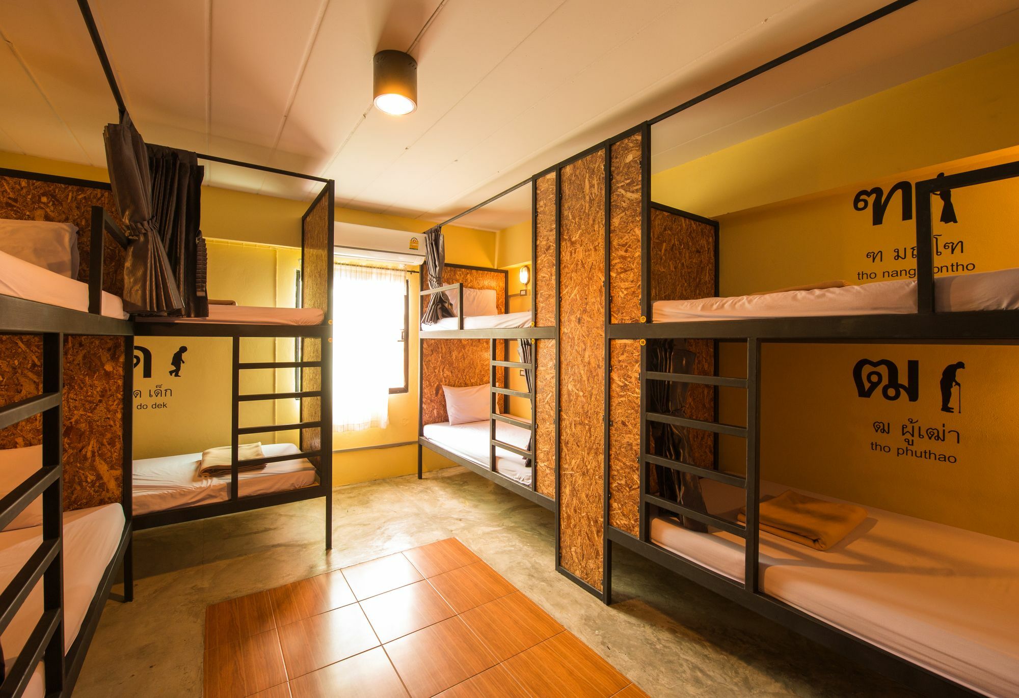 Hide Bangkok Hostel Exterior foto