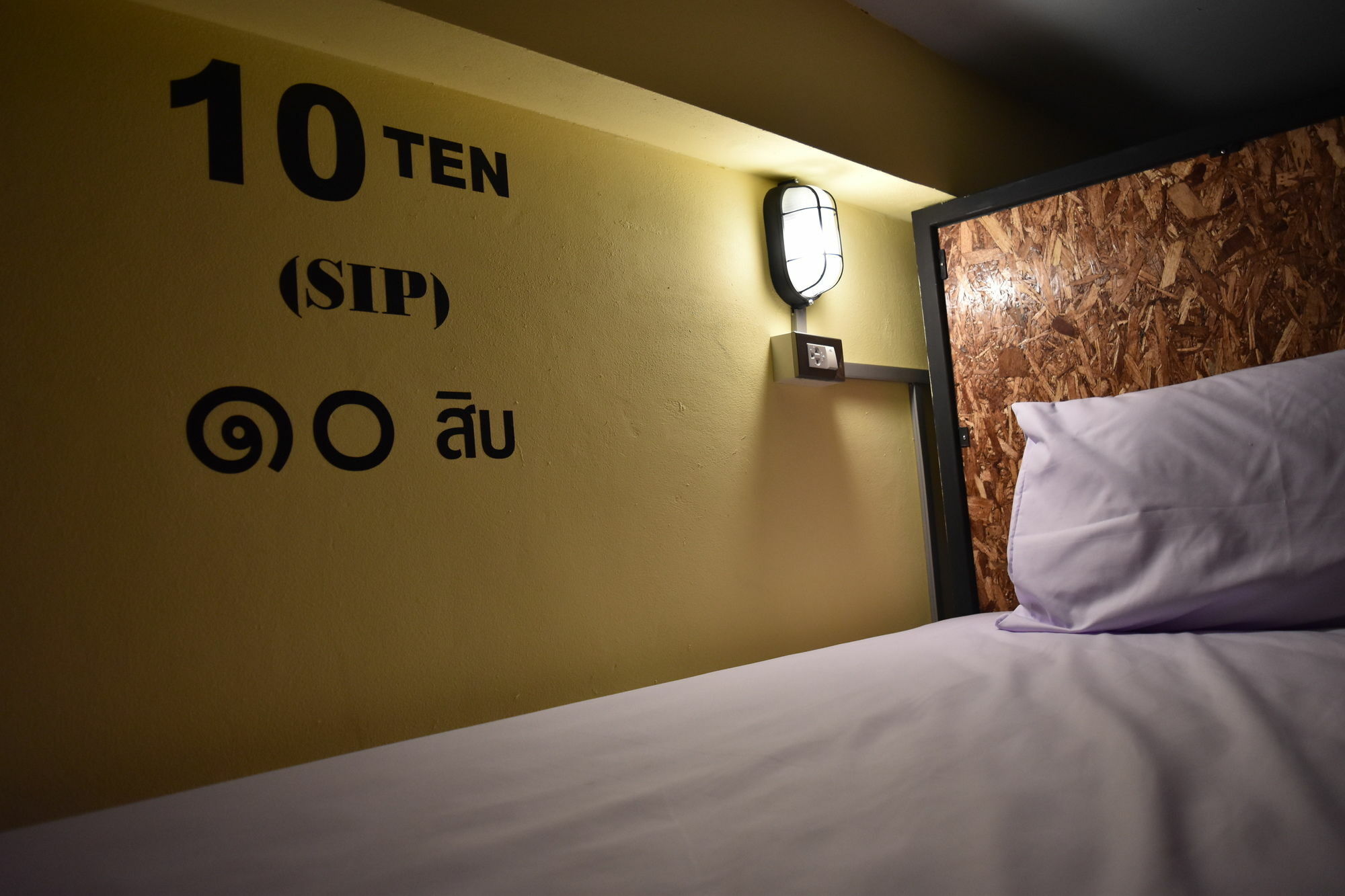 Hide Bangkok Hostel Exterior foto
